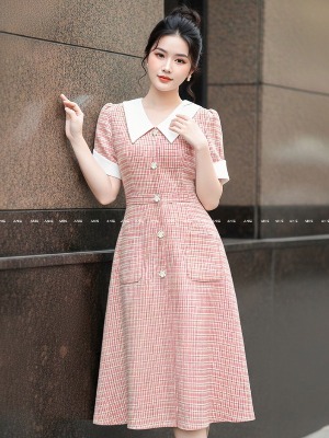 Đầm Caro Hồng Cổ Trắng