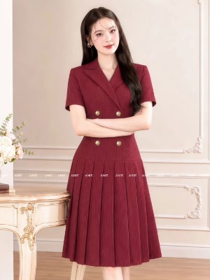 Đầm Cổ Vest Đỏ Kẻ Sọc Xếp Ly