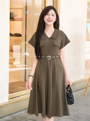 Đầm Nâu Đất Cedar Xếp Ly Kèm Đai