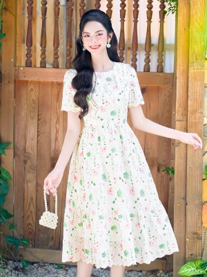 Đầm Hoa Dây Thêu Nổi 2 Lớp