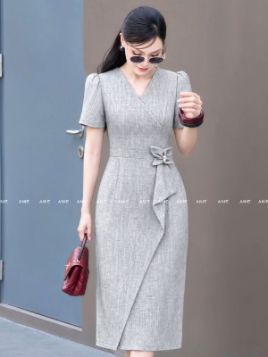 Đầm Xám Kết Hoa Nhấn Eo