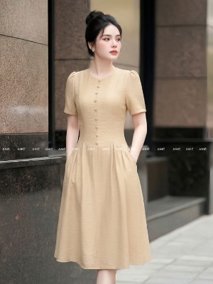 Đầm Be Nâu Nhún Eo Nút Bọc