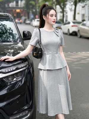 Đầm Peplum Cổ Tròn Xám Ghi