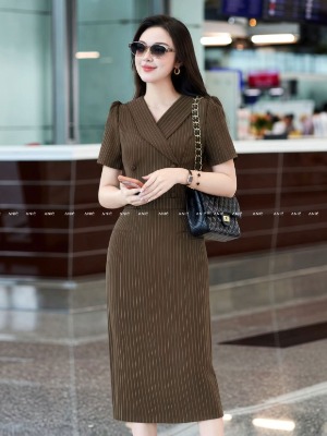 Đầm Vest Sọc Nâu Xẻ Túi