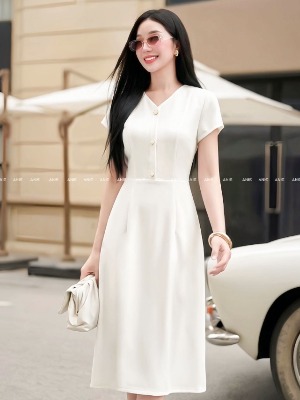 Đầm Trắng Cổ V Khuy Bán Ngọc