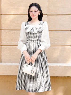 Đầm Cổ Vuông Hoạ Tiết Retro