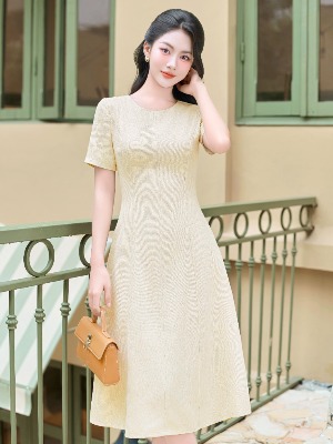 Đầm Suông Cổ Tròn Daisy