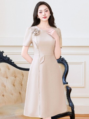 Đầm Be Xám Kết Hoa Lá Arro