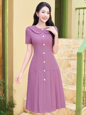 Đầm Xếp Ly Đính Cúc Cổ Sen