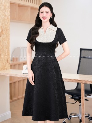 Đầm Hoạ Tiết Cổ Điển Clara 