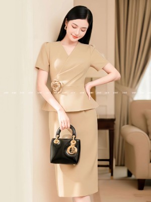 Đầm Peplum Cổ V Kết Hoa Begei